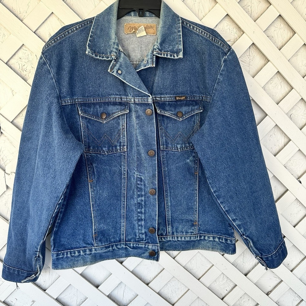 VTG Wrangler Jean Jacket Mens 44 L Blue Denim Trucker Distressed Cowboy Western